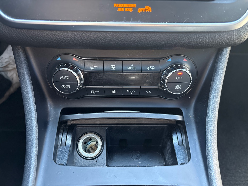 Photo 16 of this MERCEDES-BENZ CLA