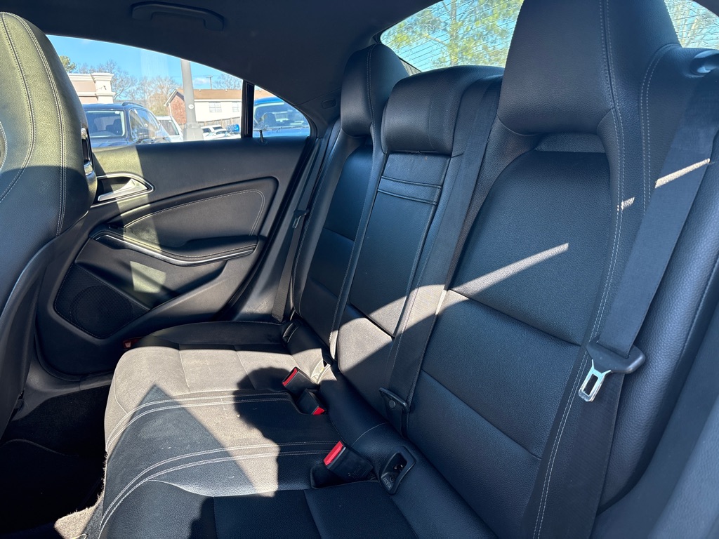 Photo 21 of this MERCEDES-BENZ CLA