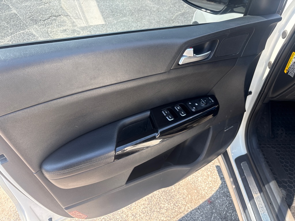 Photo 9 of this KIA SPORTAGE