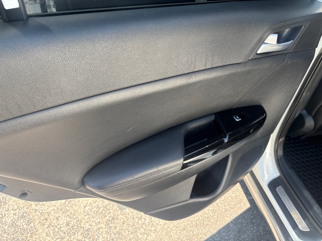 Photo 19 of this KIA SPORTAGE