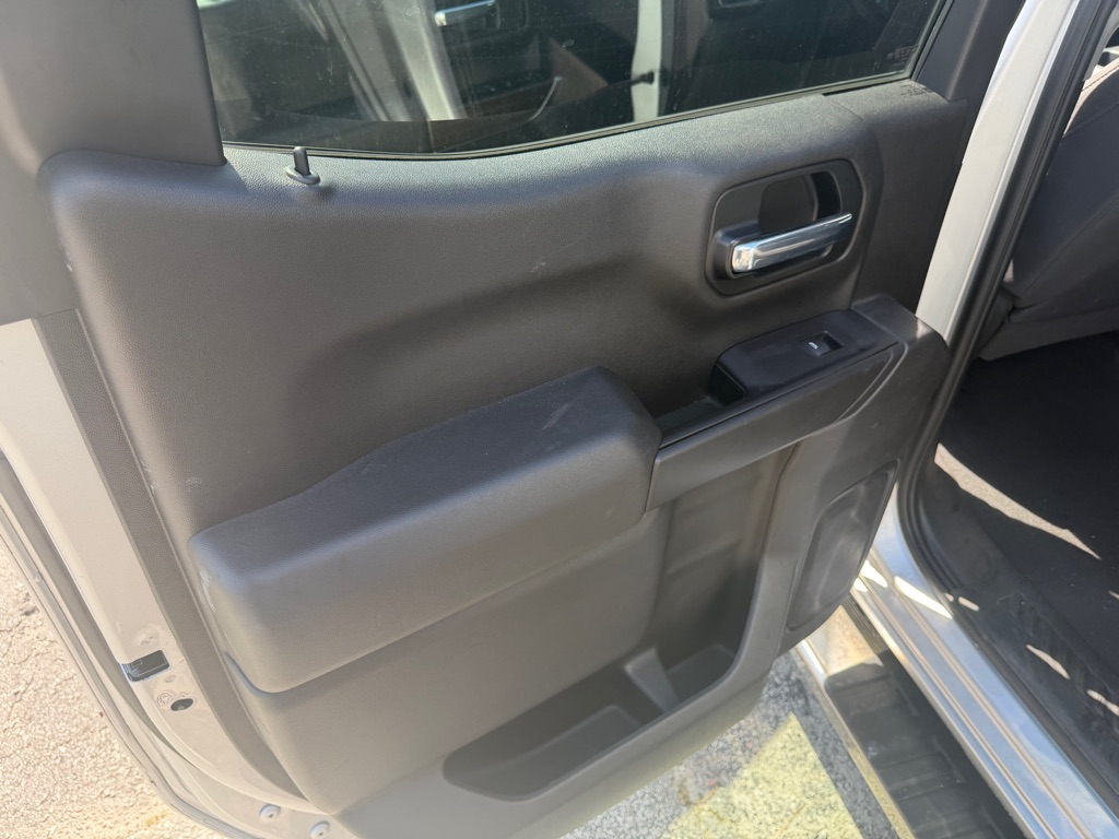 Photo 12 of this CHEVROLET SILVERADO 1500