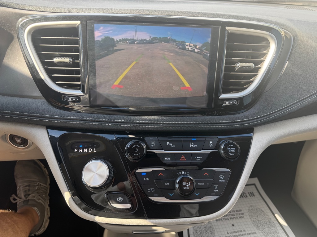 Photo 20 of this CHRYSLER PACIFICA