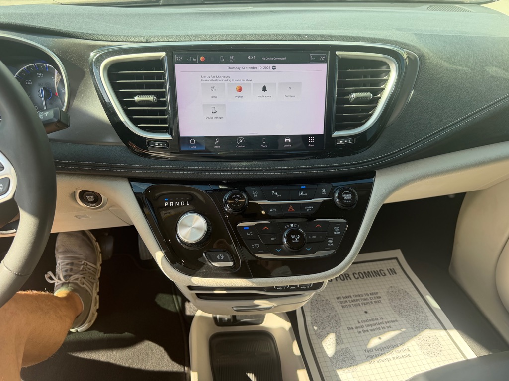 Photo 14 of this CHRYSLER PACIFICA