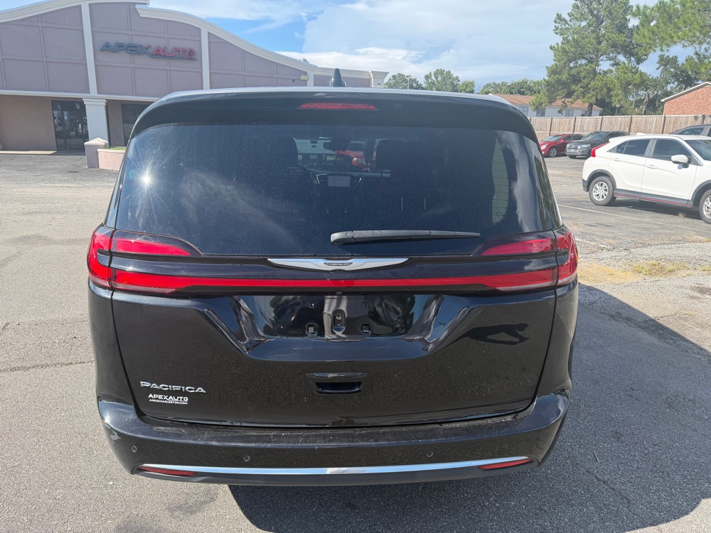 Photo 6 of this CHRYSLER PACIFICA