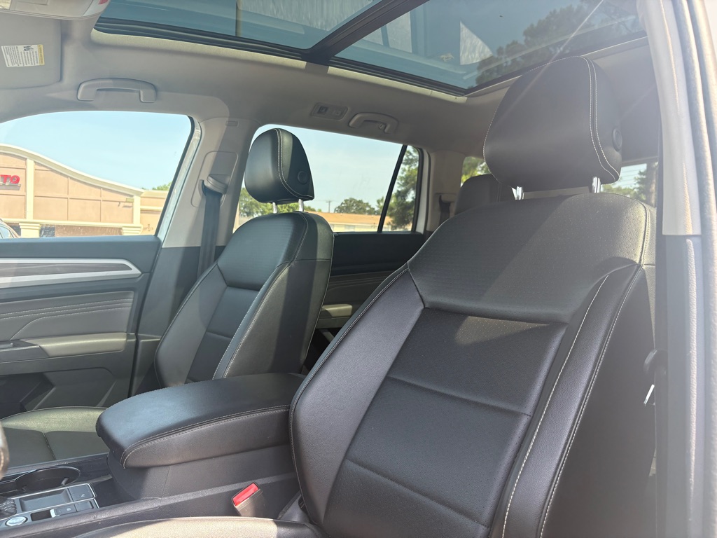 Photo 10 of this VOLKSWAGEN ATLAS