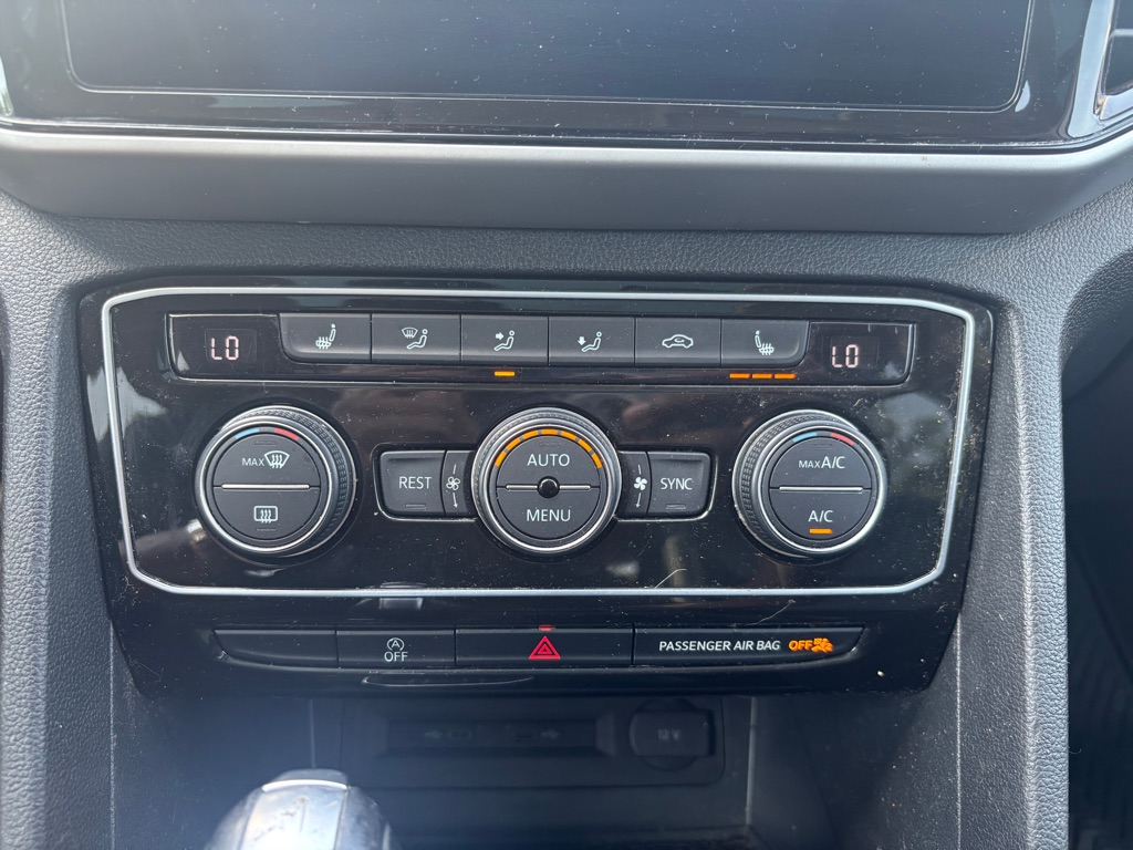 Photo 15 of this VOLKSWAGEN ATLAS