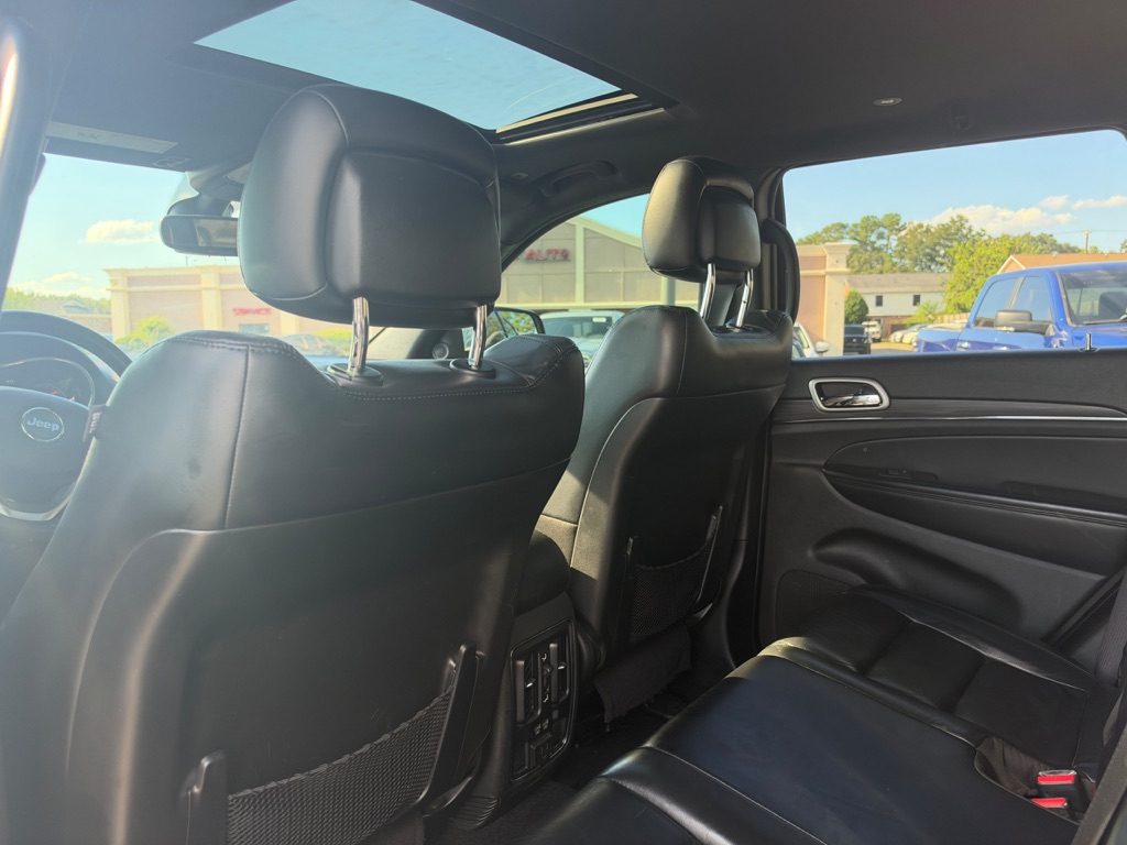 Photo 19 of this JEEP GRAND CHEROKEE