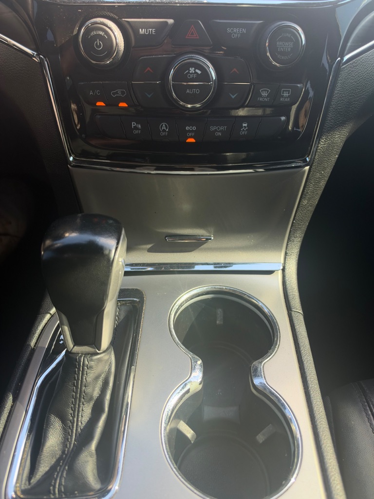 Photo 17 of this JEEP GRAND CHEROKEE
