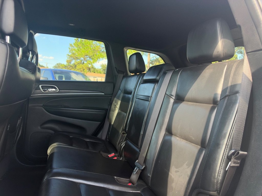 Photo 18 of this JEEP GRAND CHEROKEE