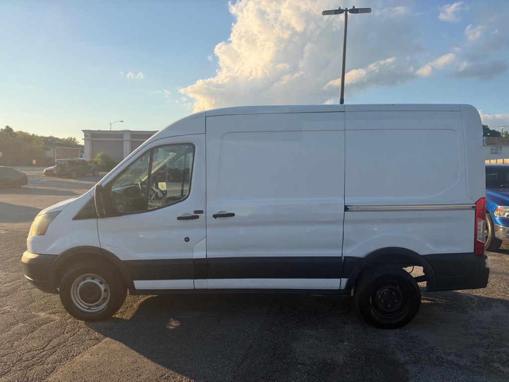 Photo 8 of this FORD TRANSIT