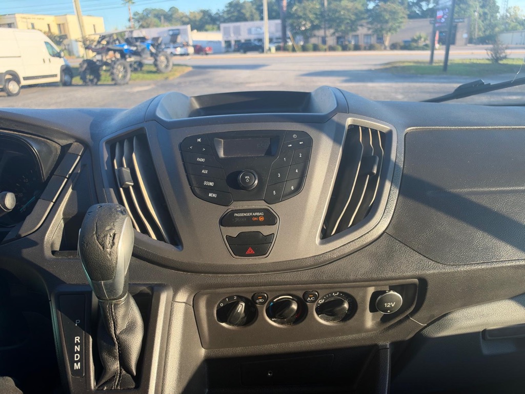 Photo 13 of this FORD TRANSIT