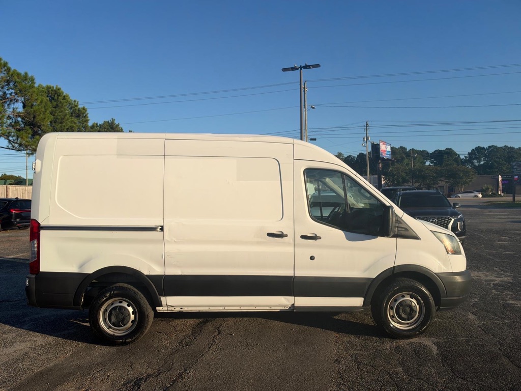 Photo 4 of this FORD TRANSIT