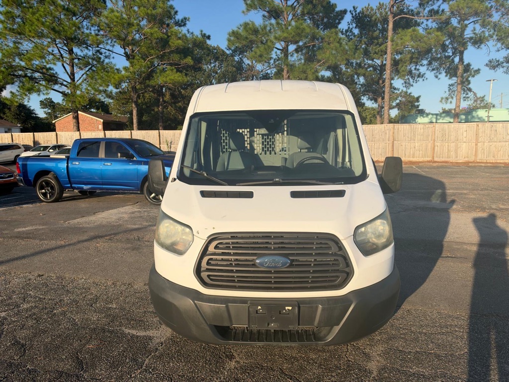 Photo 2 of this FORD TRANSIT