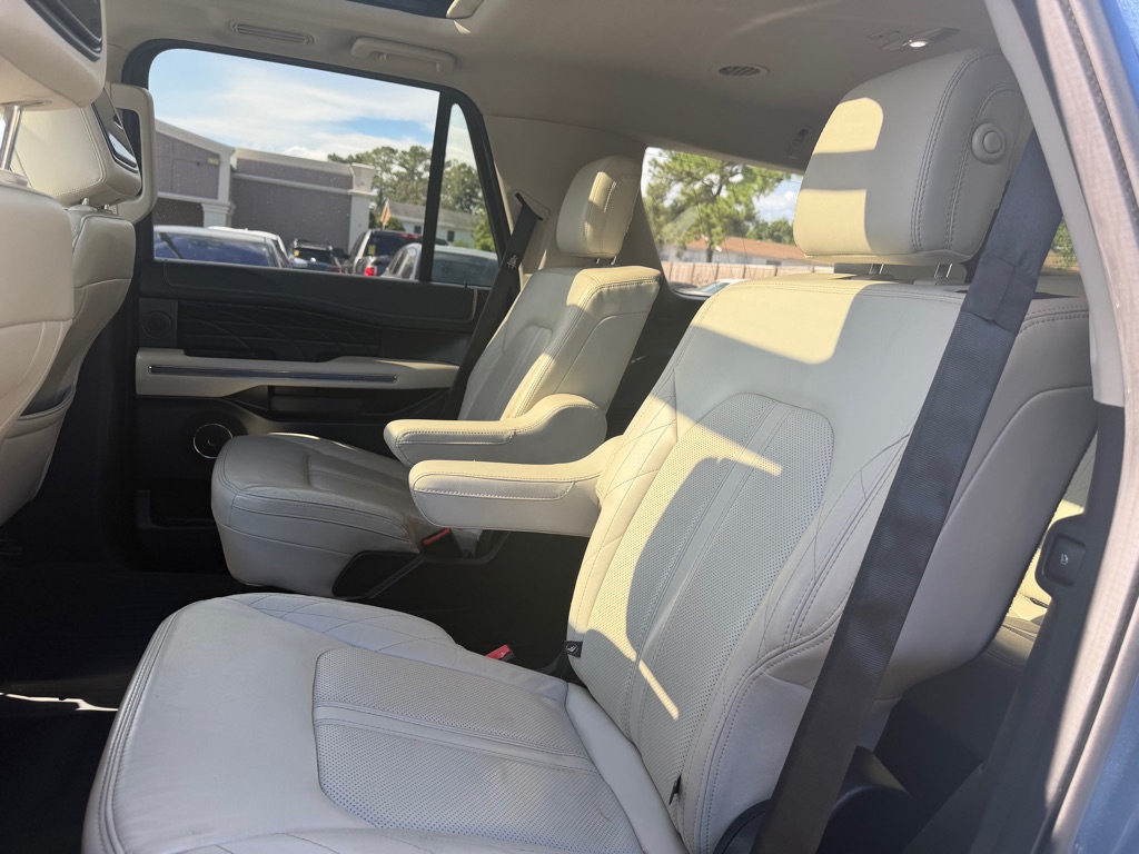 Photo 20 of this FORD EXPEDITION