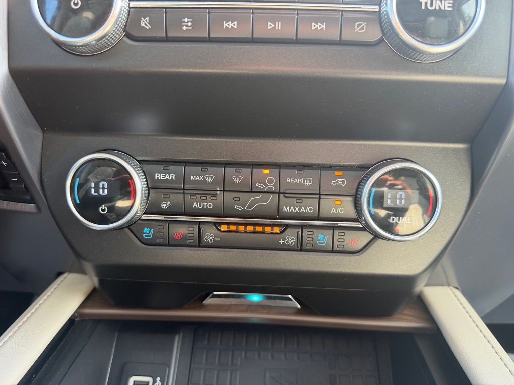 Photo 17 of this FORD EXPEDITION