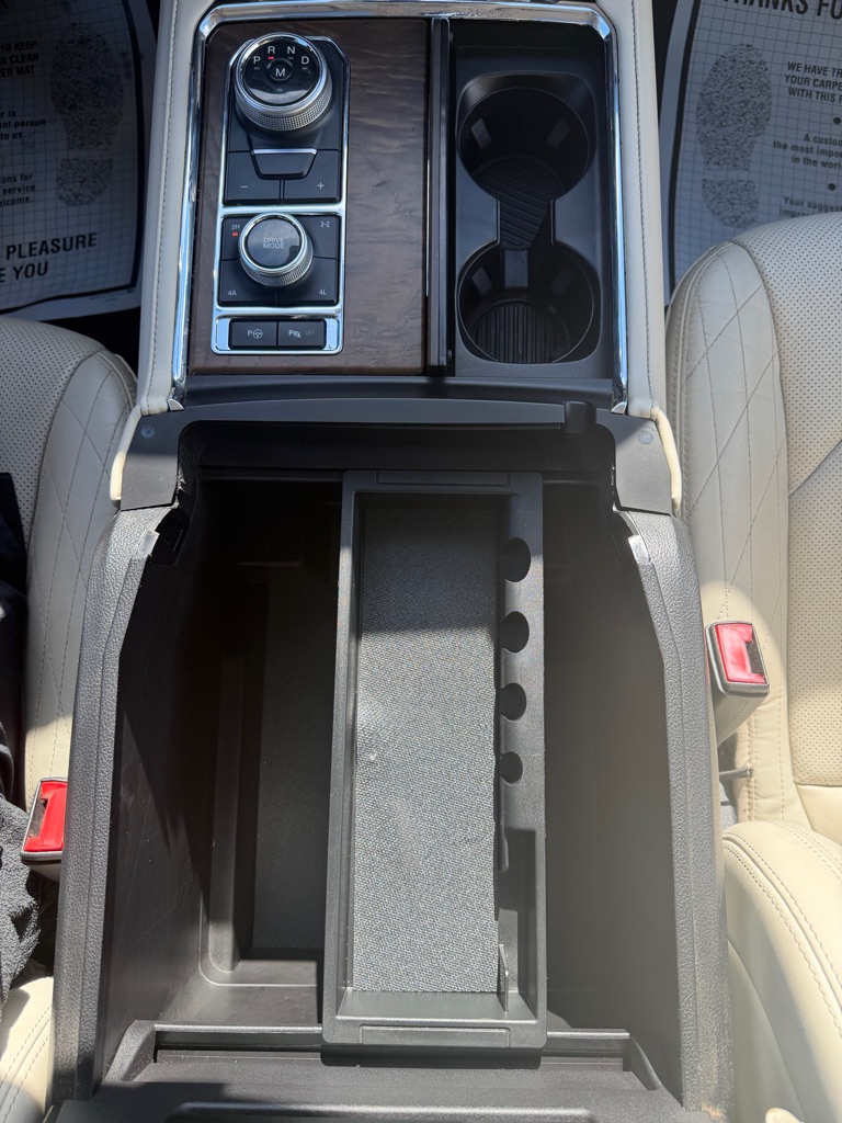 Photo 16 of this FORD EXPEDITION