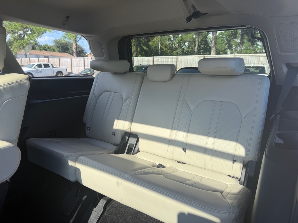 Photo 21 of this FORD EXPEDITION