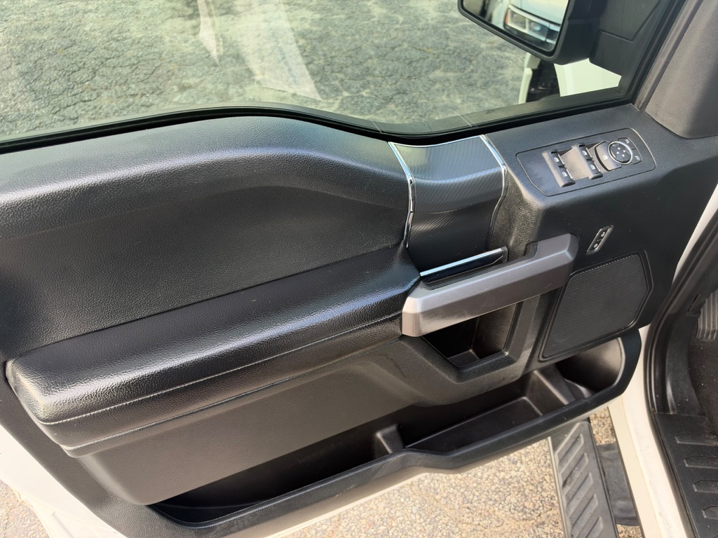 Photo 9 of this FORD F-150