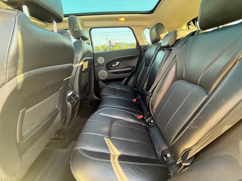 Photo 17 of this LAND ROVER RANGE ROVER EVO