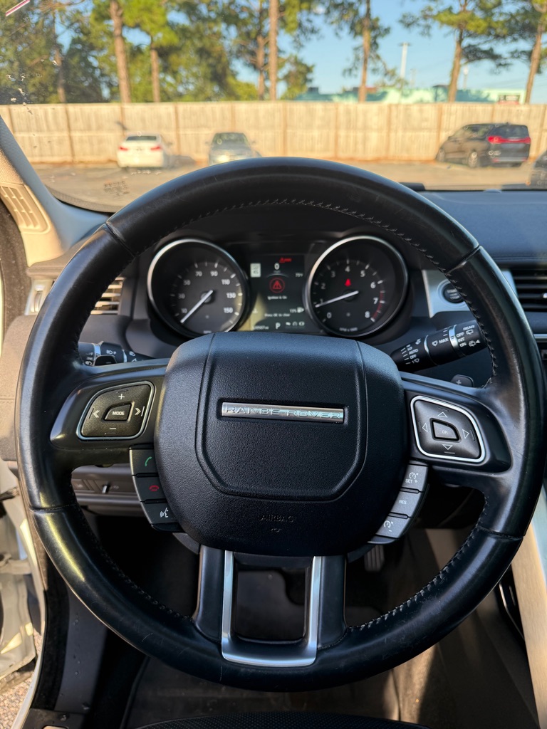 Photo 12 of this LAND ROVER RANGE ROVER EVO