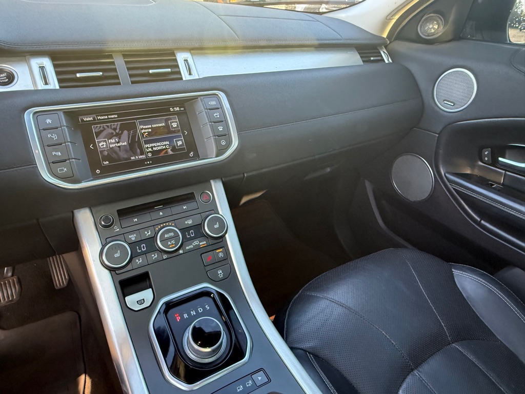 Photo 14 of this LAND ROVER RANGE ROVER EVO