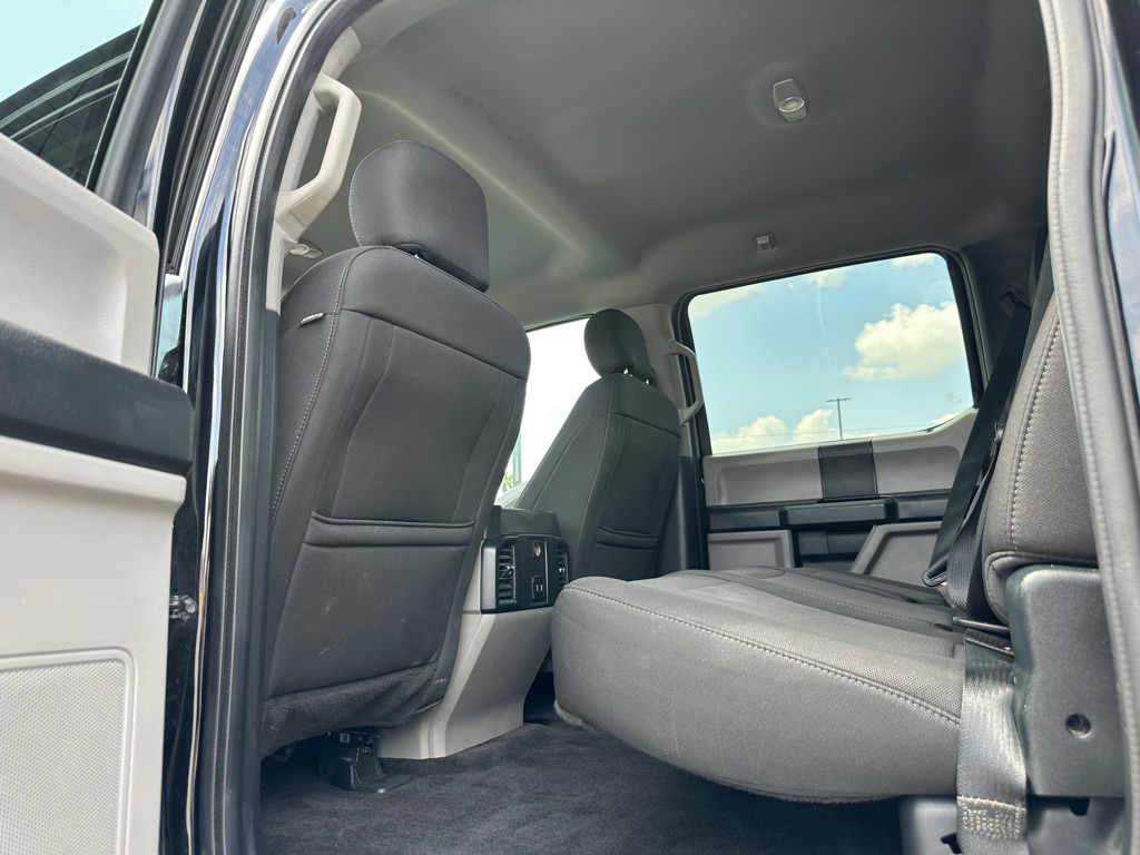 Photo 24 of this FORD F-150