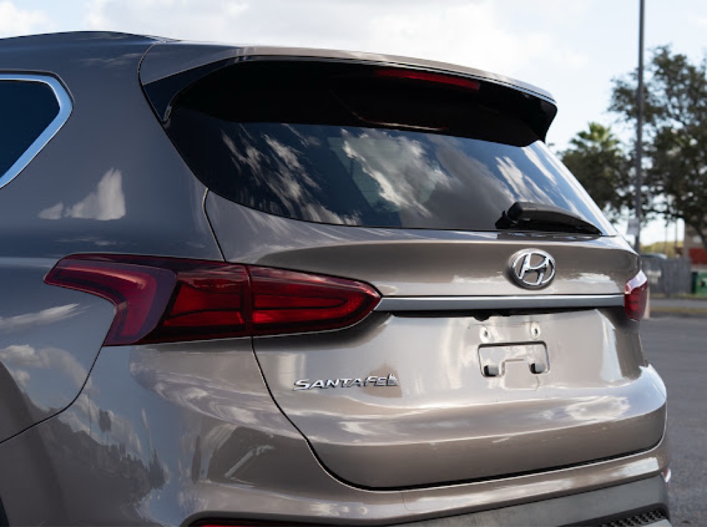 Photo 7 of this HYUNDAI SANTA FE