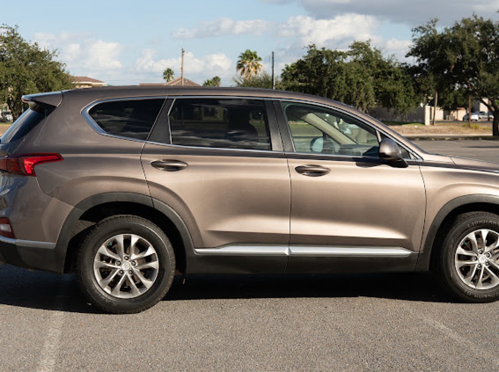 Photo 30 of this HYUNDAI SANTA FE