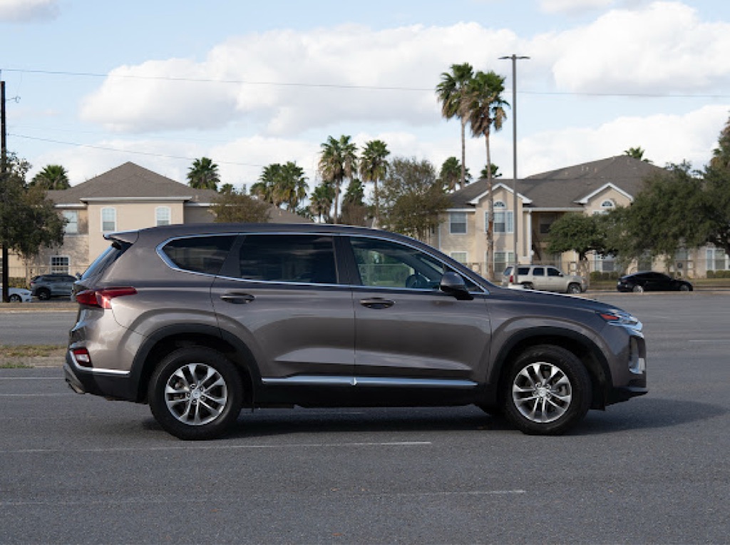 Photo 11 of this HYUNDAI SANTA FE