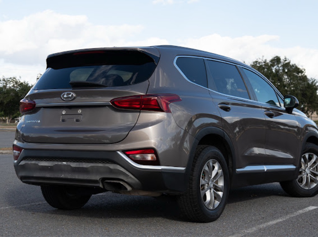 Photo 9 of this HYUNDAI SANTA FE