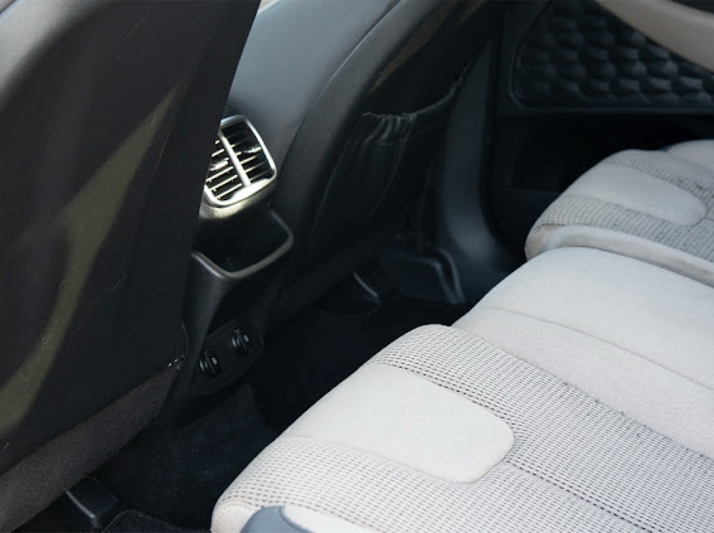 Photo 25 of this HYUNDAI SANTA FE