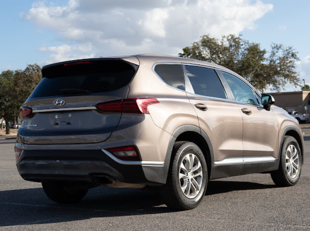 Photo 29 of this HYUNDAI SANTA FE