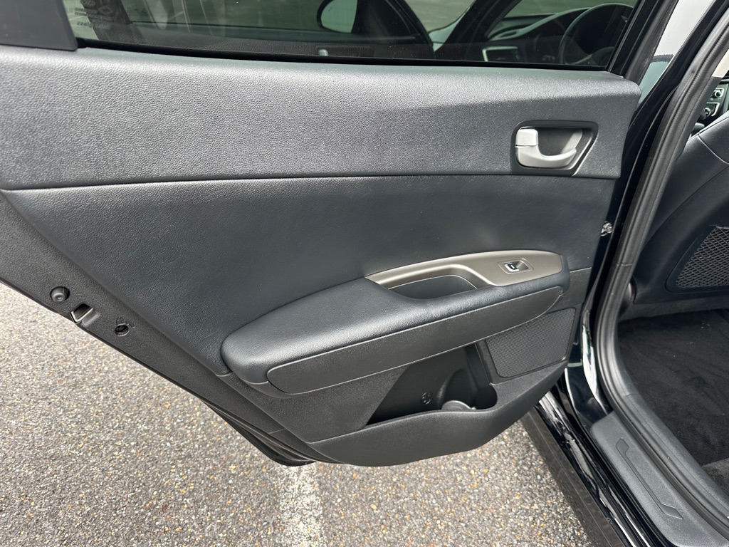 Photo 21 of this KIA OPTIMA