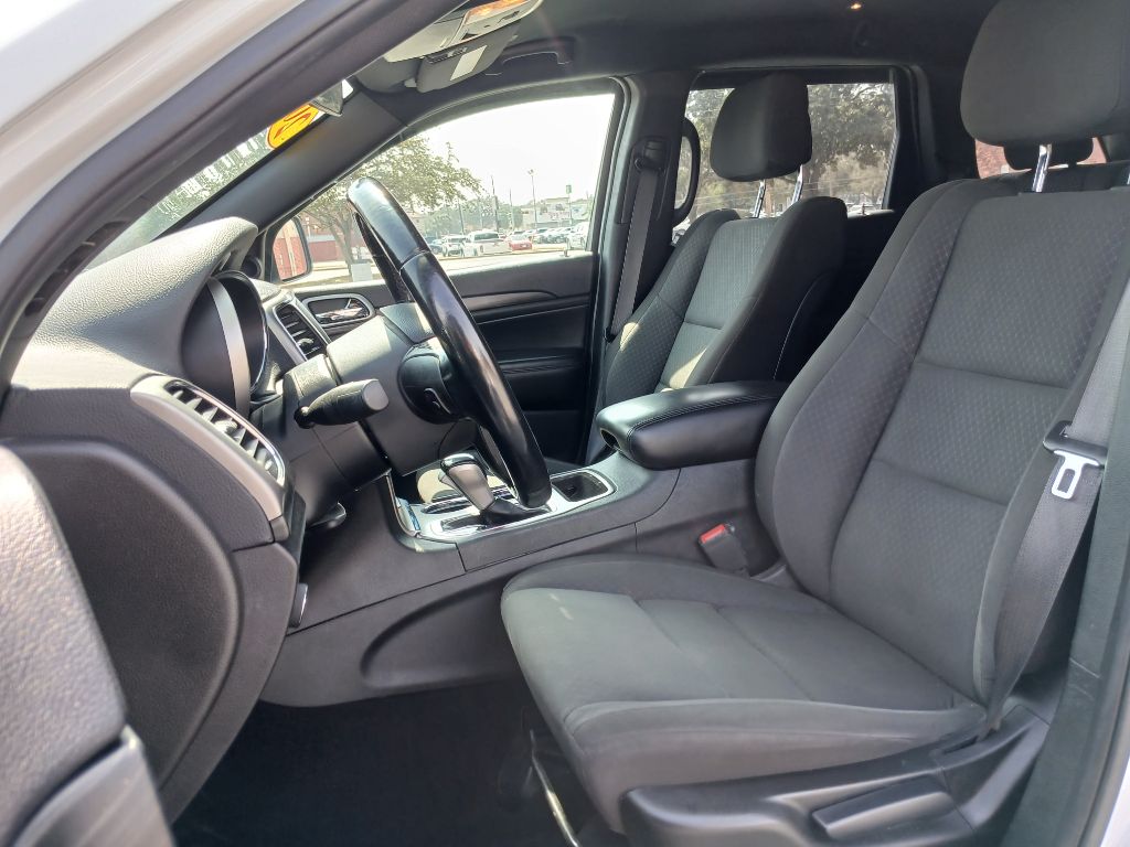 Photo 17 of this JEEP GRAND CHEROKEE