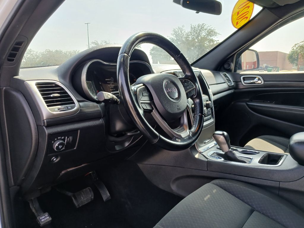 Photo 16 of this JEEP GRAND CHEROKEE