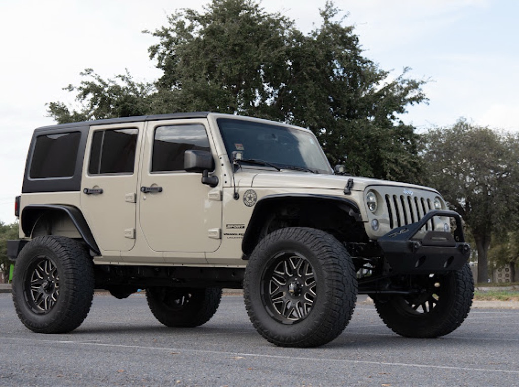 Photo 8 of this JEEP WRANGLER JK UNL