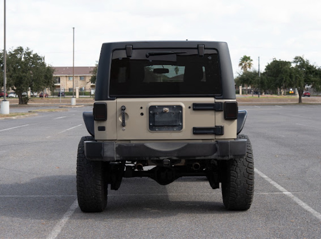 Photo 5 of this JEEP WRANGLER JK UNL