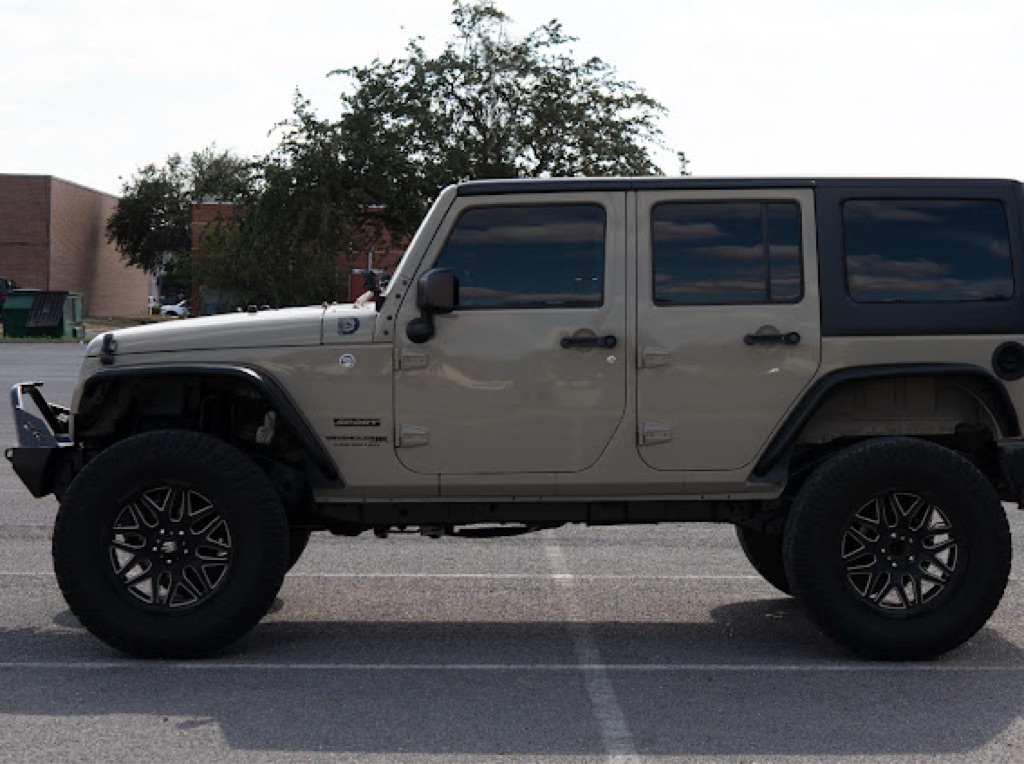 Photo 6 of this JEEP WRANGLER JK UNL