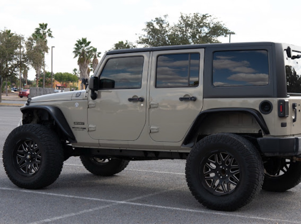Photo 7 of this JEEP WRANGLER JK UNL