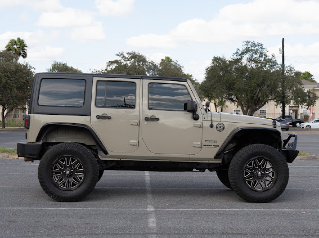 Photo 9 of this JEEP WRANGLER JK UNL
