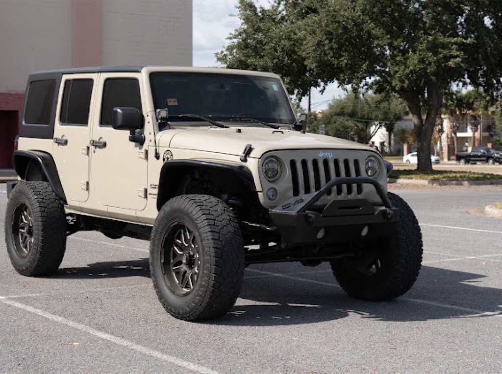 Photo 2 of this JEEP WRANGLER JK UNL