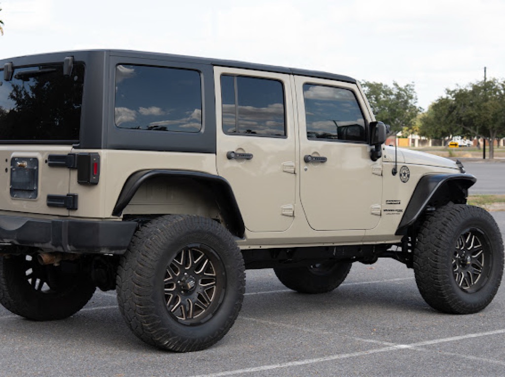 Photo 10 of this JEEP WRANGLER JK UNL