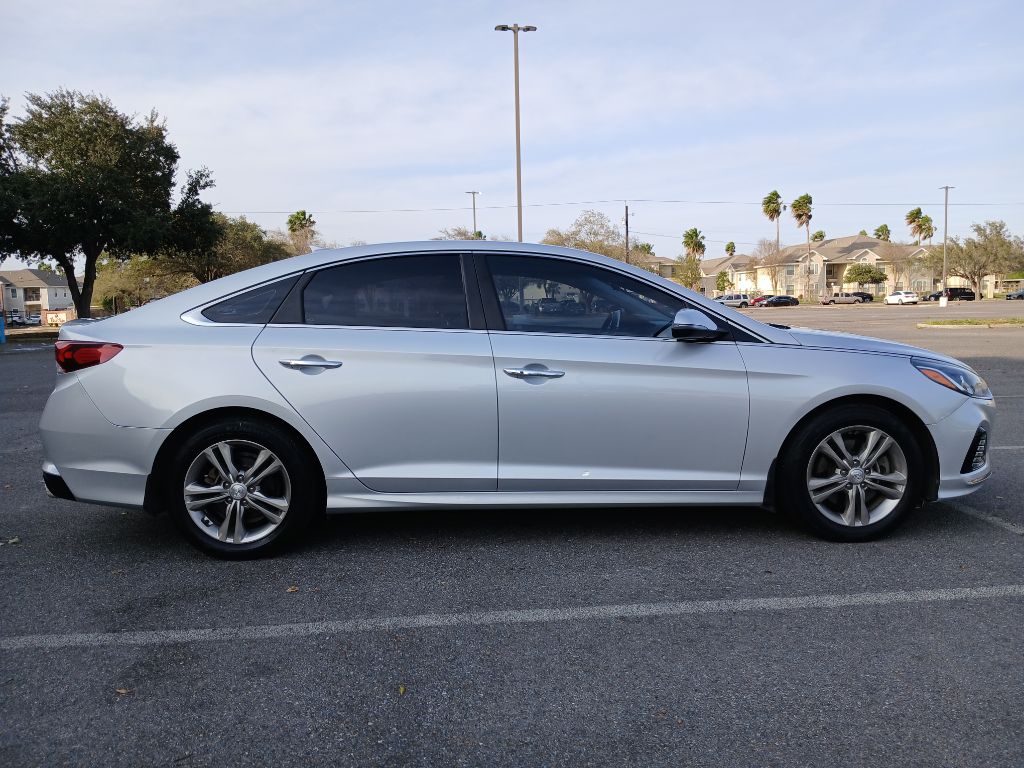 Photo 3 of this HYUNDAI SONATA