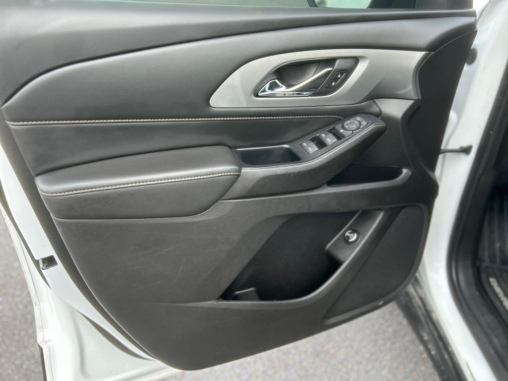 Photo 21 of this CHEVROLET TRAVERSE