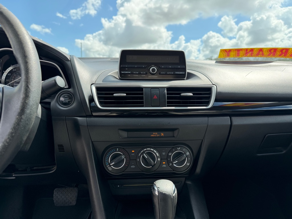 Photo 9 of this MAZDA MAZDA3