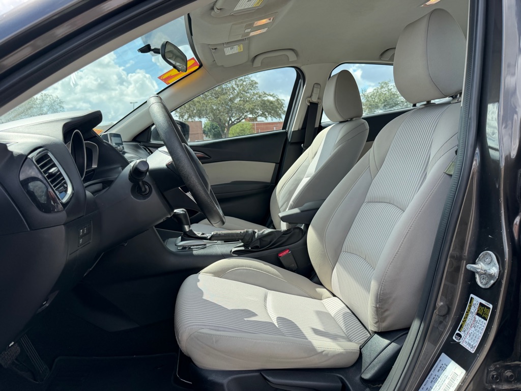Photo 11 of this MAZDA MAZDA3