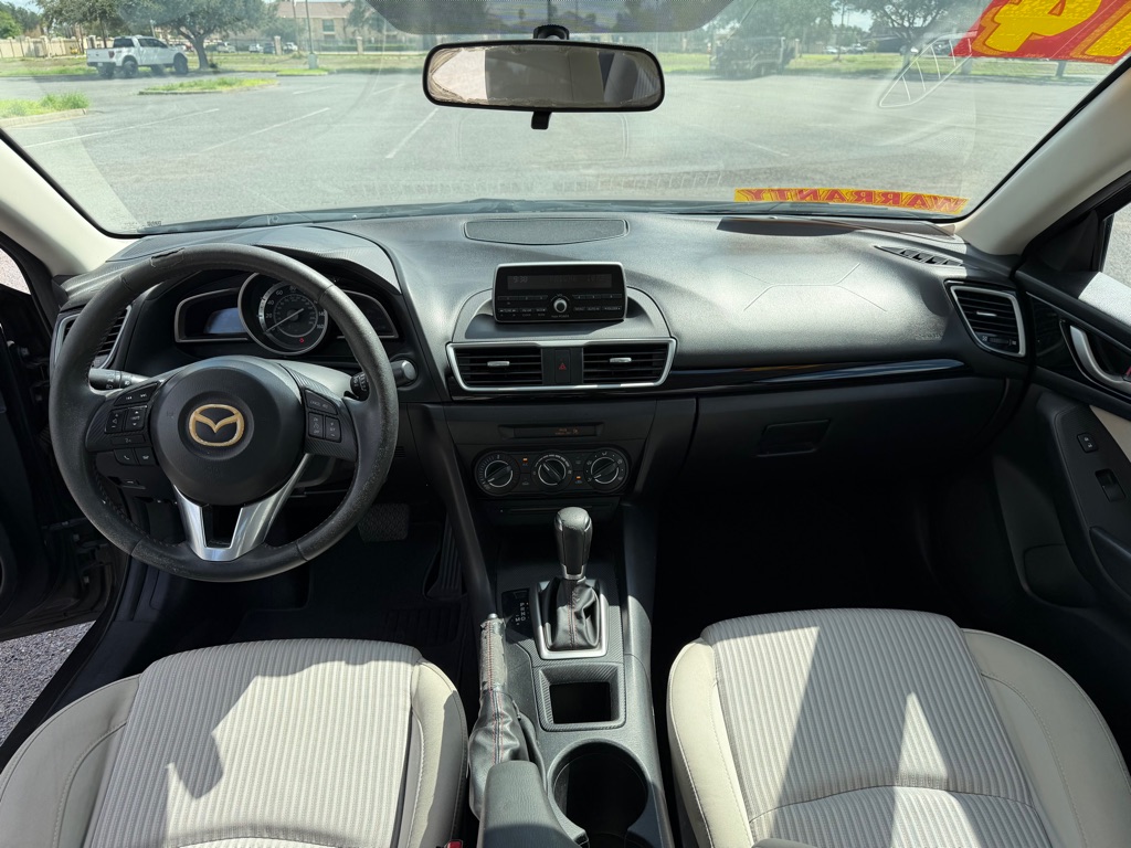 Photo 6 of this MAZDA MAZDA3