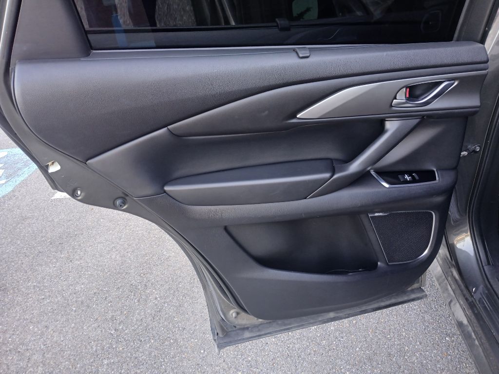 Photo 13 of this MAZDA CX-9