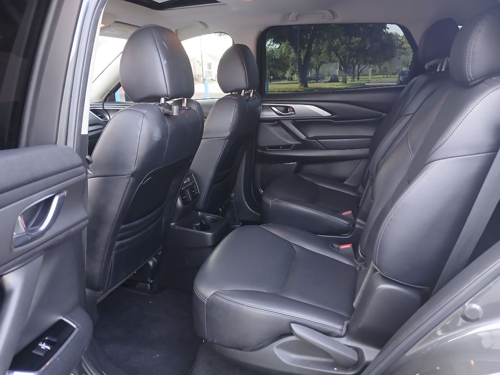 Photo 11 of this MAZDA CX-9