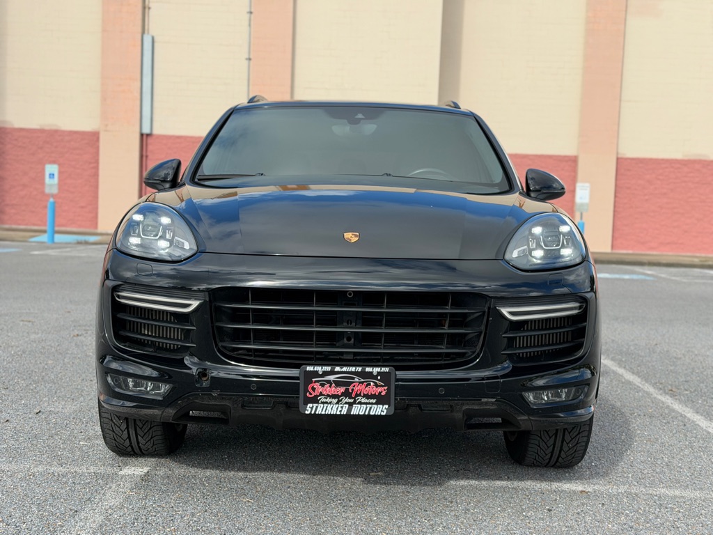 Photo 3 of this PORSCHE CAYENNE